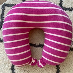 Travel pillow